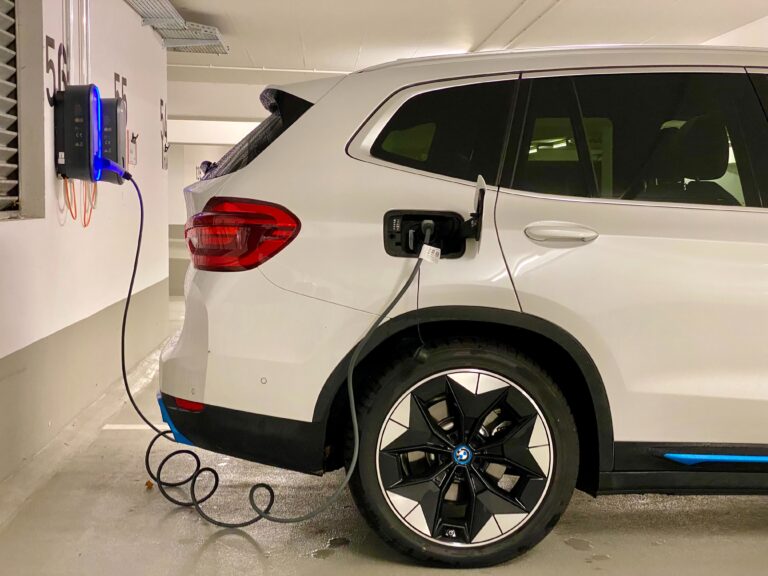 The Top 3 Reasons The World Is Not Quite Ready For Fully Electric Vehicles
